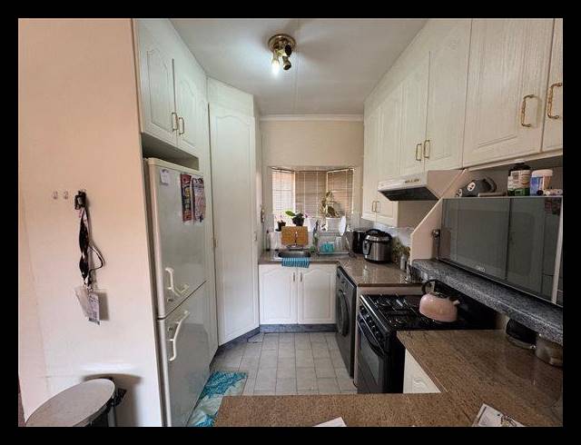 2 BEDROOM TOWNHOUSE FOR SALE IN NORKEM PARK